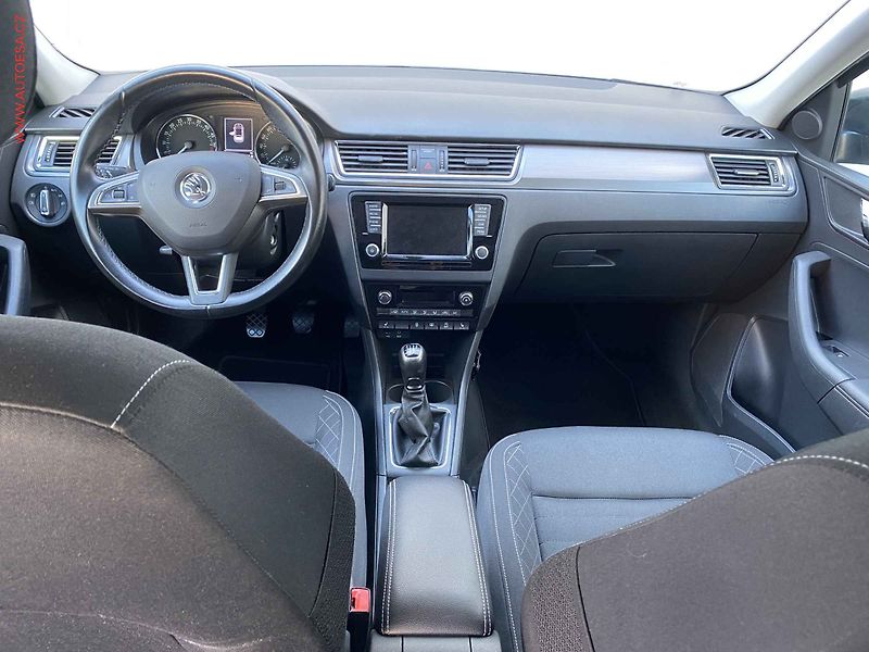 Škoda Rapid (2017) 1.4 TDi, Style, park. čidla - fotka 8 z 16