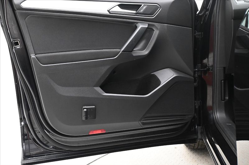 Volkswagen Tiguan Allspace 1,4 TSI 110kW Tažné Záruka až - fotka 23 z 30