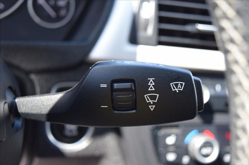 BMW Řada 3 2,0 318d F31 105KW NAVI TAŽNÉ - fotka 37 z 48