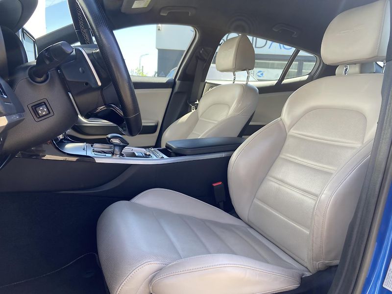 Kia Stinger 2.2 CRDi 147kW 8AT GT-Line - fotka 11 z 28