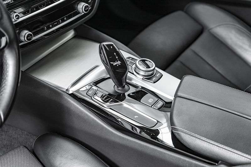 BMW Řada 5 520d xDrive*1.majitel*nebouran - fotka 23 z 39