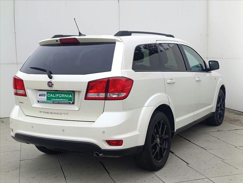 Fiat Freemont 2,0 MJT 4x4 7Míst AUTOMAT Navi - fotka 7 z 44