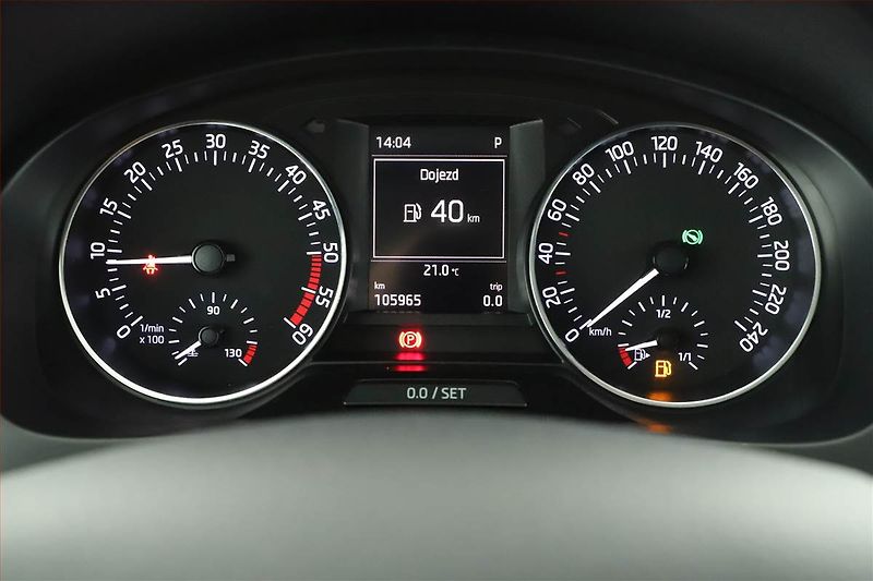 Škoda Rapid (2016) 1.4 TDI, Automat, Tempomat - fotka 8 z 16