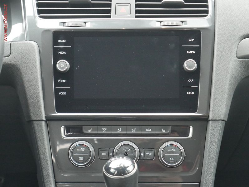 Volkswagen Golf (2019) 1.0 TSi, 2.maj,ČR, Marathon - fotka 11 z 25