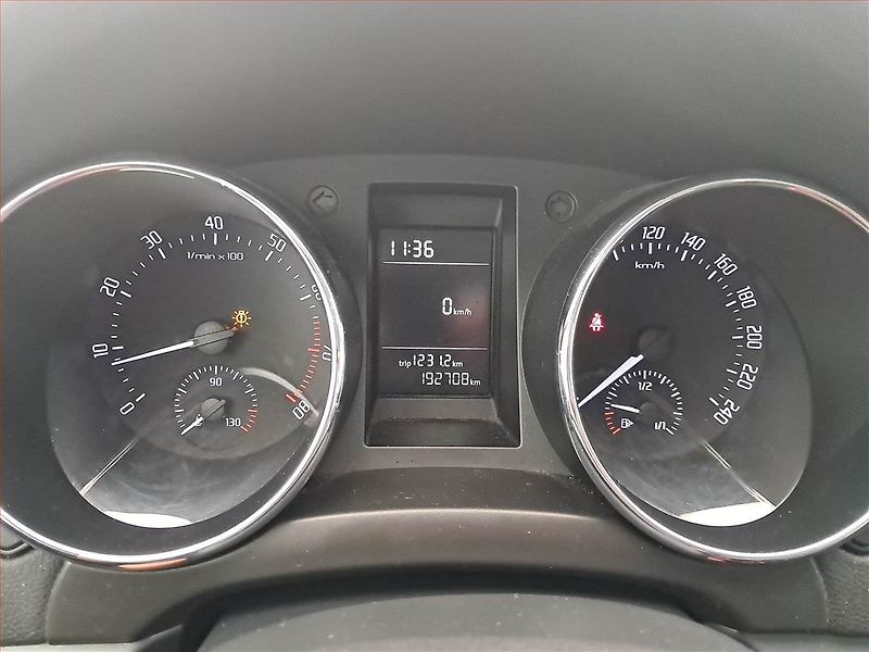 Škoda Yeti (2012) 1.4 TSI, Tempomat - fotka 11 z 15