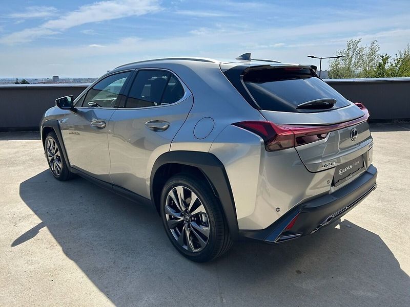 Lexus UX 300h 300h 2.0L HEV F SPORT DESIGN - fotka 3 z 9