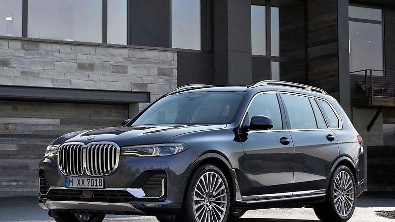 BMW X7 vs. Mercedes GLS vs. Volvo XC90 vs. Audi Q7