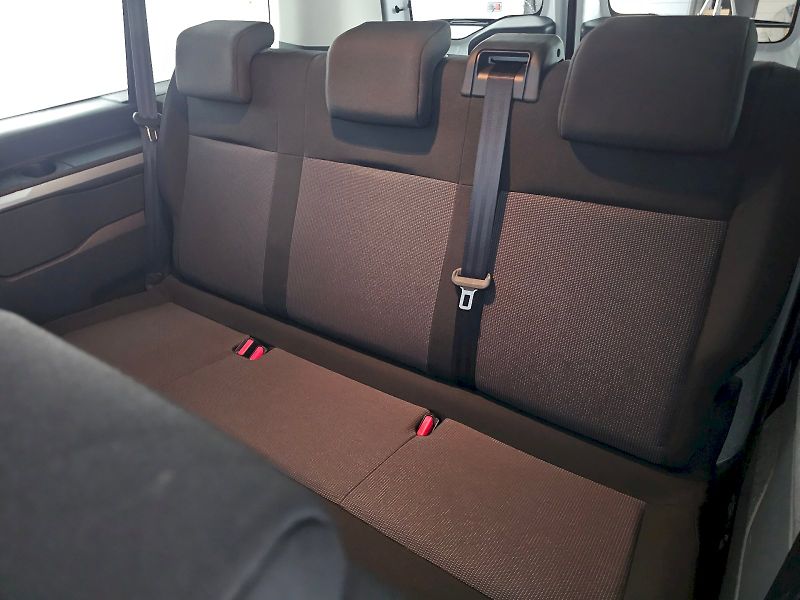 Toyota ProAce Verso (2024) 2.0D 140k L2 Combi 8 míst - fotka 8 z 27