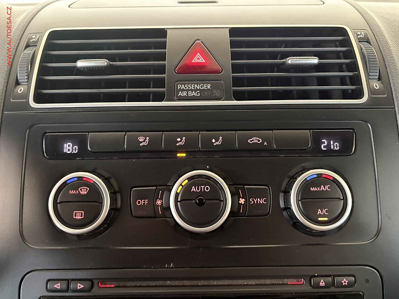 Volkswagen Touran (2014) 2.0 TDi, Comfortline, DSG - fotka 15 z 16