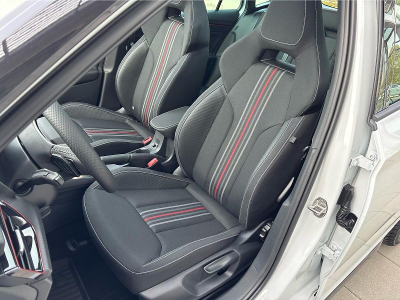 Škoda Kamiq 1.0TSi 85 kW MONTE CARLO DSG - fotka 23 z 30