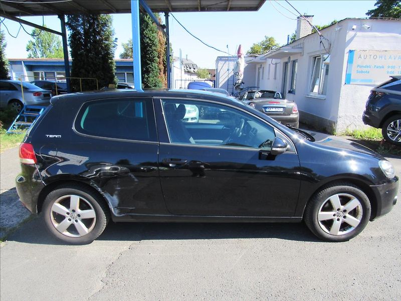 Volkswagen Golf 1,4 TSi 90kW Team - fotka 8 z 24