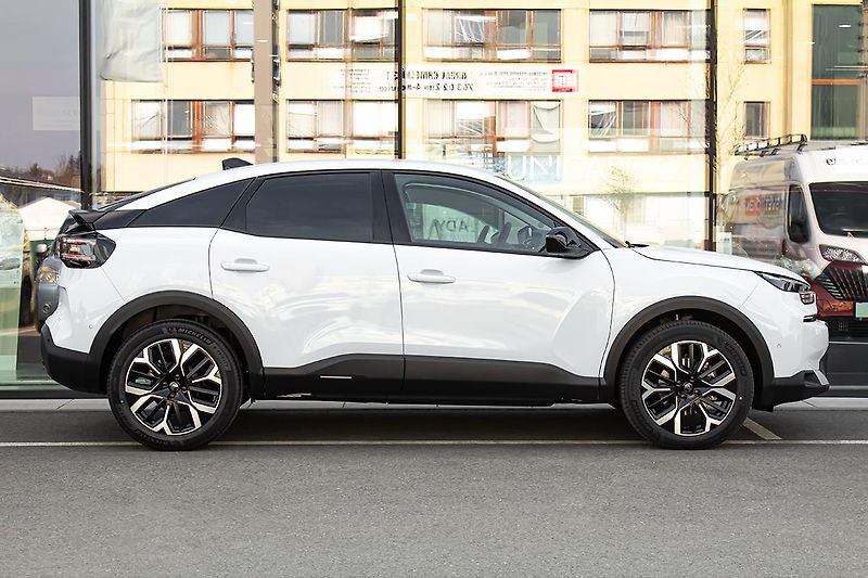 Citroën C4 1,2 MAX 130k Automat + ZIMA - fotka 4 z 18
