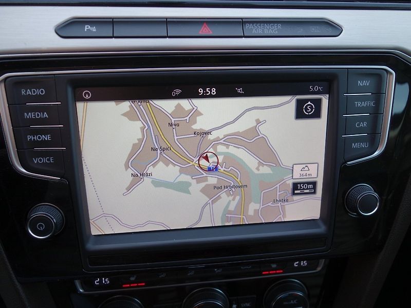 Volkswagen Passat (2015) 2.0TDI 110kW DSG HIGHLINE - fotka 19 z 49