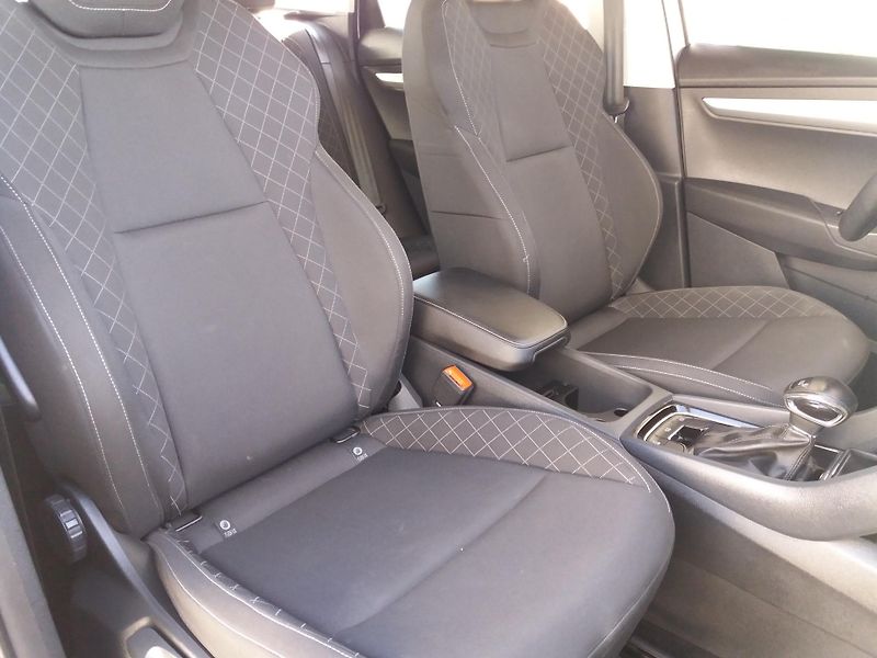 Škoda Karoq 1.6TDi,DSG,LED,NAVI.! - fotka 16 z 24
