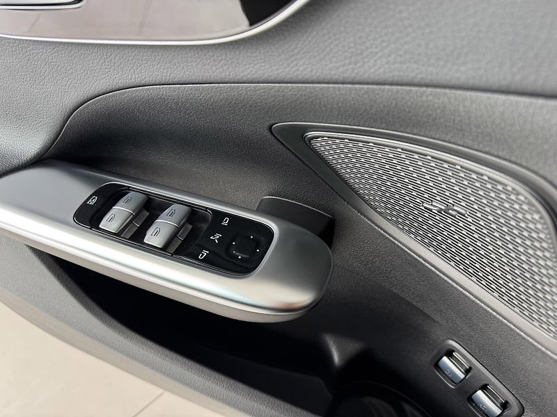 Mercedes-Benz Třídy C 300eT*230kW*Avantg*REZERVACE! - fotka 31 z 39