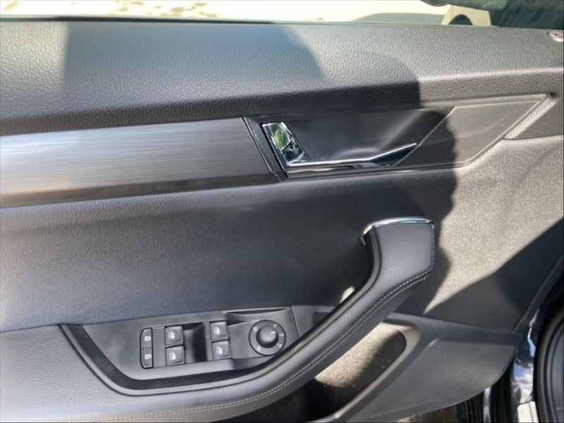 Škoda Superb 2,0 TDI 110 Style AT - fotka 11 z 11