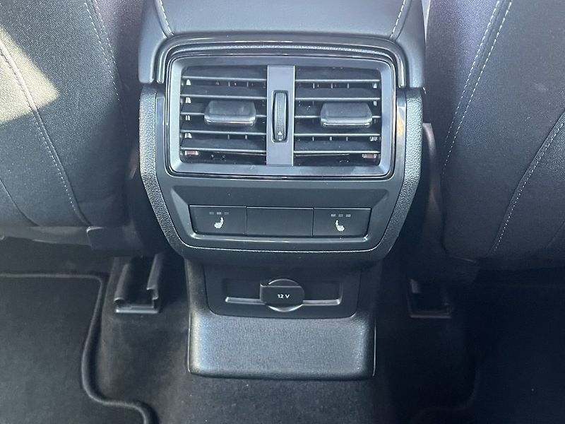 Škoda Karoq Sportline 1.5 TSI 110 kW - fotka 32 z 37