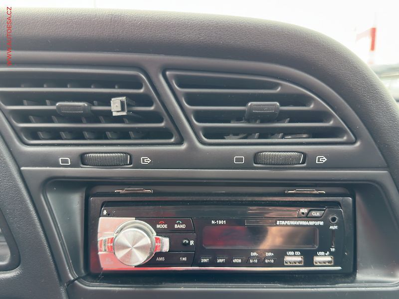 Peugeot 306 (1998) 1.4i - fotka 13 z 16