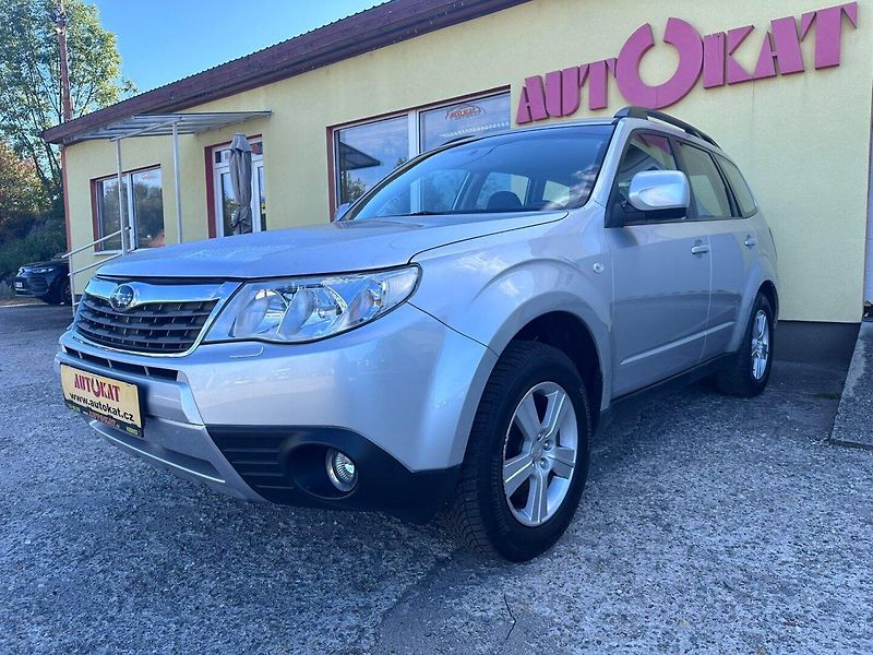 Subaru Forester (2008) 2.0 4x4/Tažné/110kW/Výhřev - fotka 7 z 22