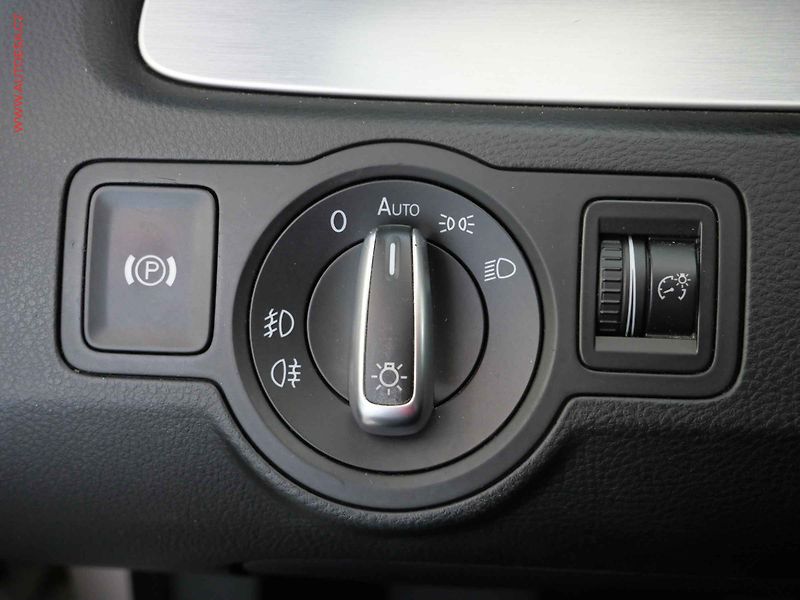 Volkswagen Passat CC (2010) 2.0 TDi, ČR, STK9/28 - fotka 12 z 18