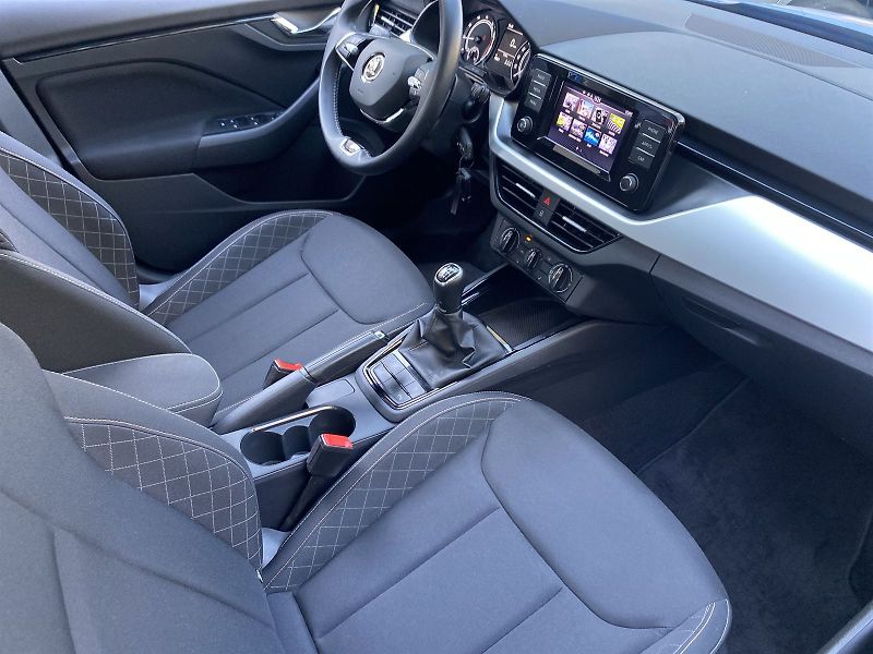 Škoda Kamiq (2021) 1.0 TSI Ambition - fotka 8 z 33