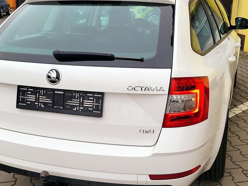 Škoda Octavia 1,6TDi SERV.KNÍŽKA,CEBIA 4x4 - fotka 11 z 46