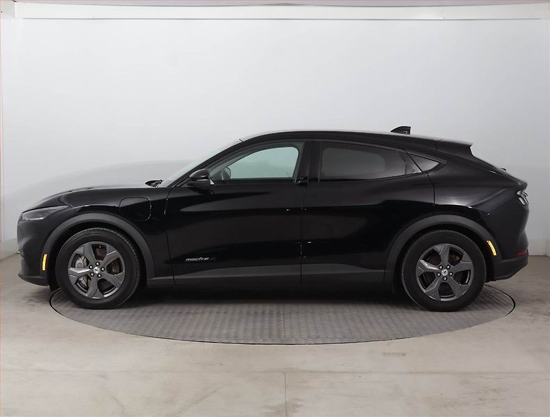 Ford Mustang Mach-E (2021) Extended Range RWD, SoH 93% - fotka 3 z 21