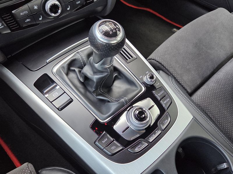 Audi A5 2,0 TDi Sportback - fotka 31 z 40