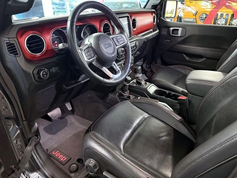 Jeep Wrangler (2022) Unlimited JL 2.0T 4x4 272k AT8 - fotka 9 z 24