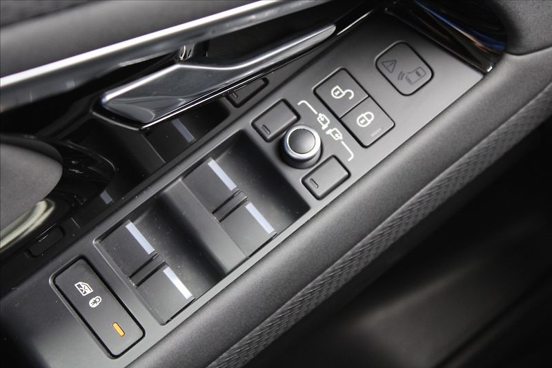 Land Rover Range Rover Evoque 2,0 D150  ČR,AUTOMAT,4x4,S - fotka 23 z 31