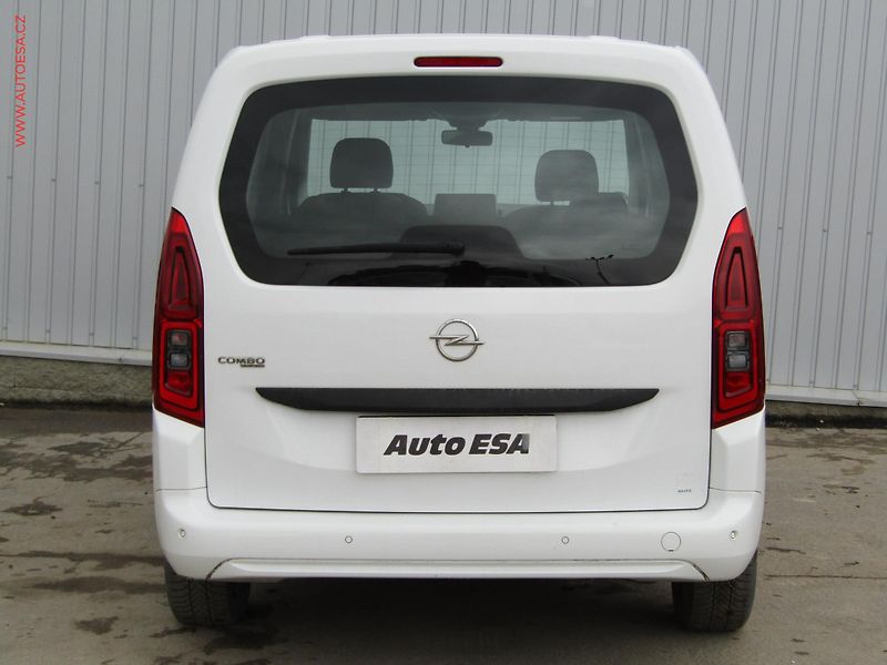 Opel Combo (2020) 1.5CDTi MAXi XL, Life, +kola - fotka 5 z 19