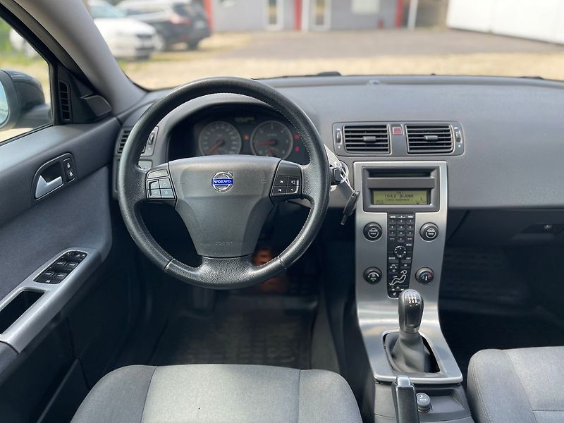 Volvo S40 1.6D 80kw*VYHŘEV.SED*NOVÁ STK* - fotka 20 z 28