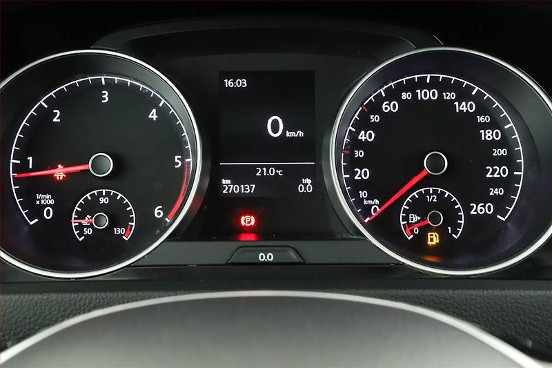 Volkswagen Golf (2016) 2.0 TDI, Xenony, Tempomat - fotka 8 z 18