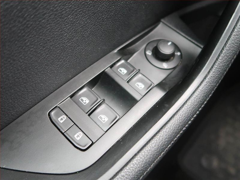 Škoda Superb (2020) 2.0 TDI, 4X4, Automat, Kůže - fotka 16 z 19