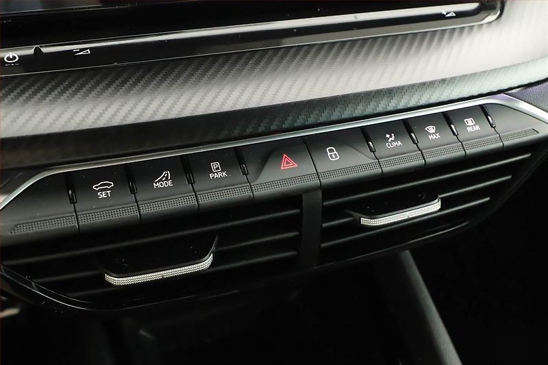 Škoda Octavia (2025) 1.5 eTSI mHEV, SPORTLINE - fotka 17 z 20