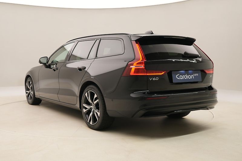 Volvo V60 B4 DARK PLUS AUT CZ - fotka 10 z 51