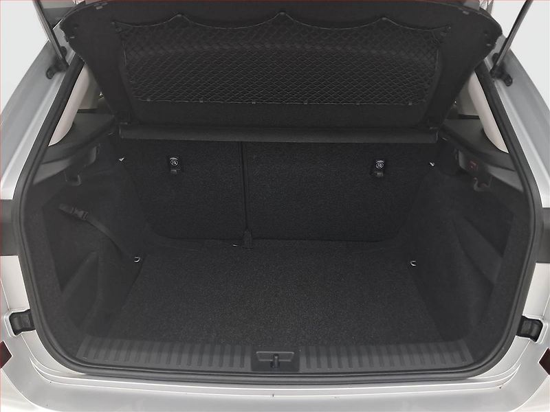 Škoda Kamiq (2025) 1.0 TSI - fotka 14 z 16
