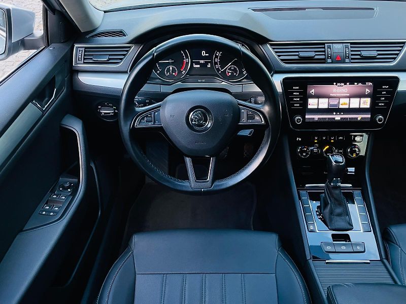 Škoda Superb 2.0TDI AUTOMAT SENZORY LED - fotka 26 z 49