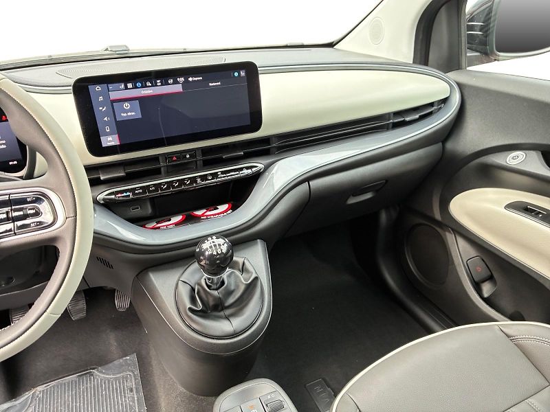 Fiat 500 (2026) La Prima Hatchback 1.0 BSG 65k - fotka 10 z 15