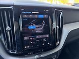 Volvo XC60 2,0   B4 AWD Dark PLUS - náhled 13
