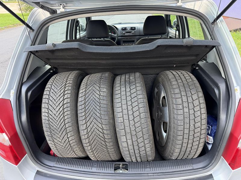 Škoda Fabia 1,2 TSI SERVIS.KN. - fotka 13 z 32