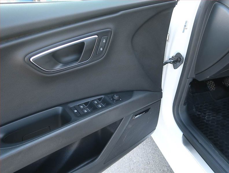 Seat Leon (2014) Sport 2.0 TDI, Navi, Tempomat - fotka 17 z 19