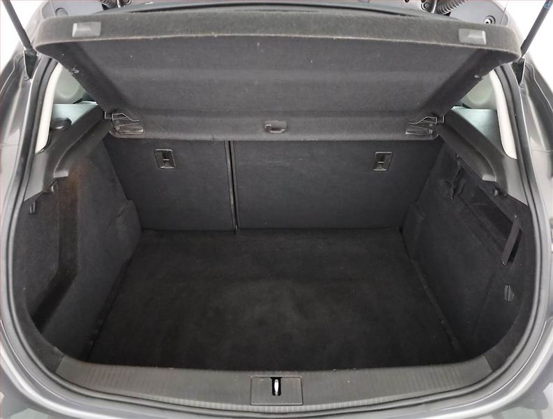 Opel Astra (2011) 1.4 16V, slušný stav - fotka 17 z 17