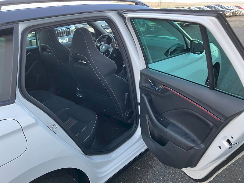 Škoda Kamiq (2025) MONTE CARLO TSI 85/1.0 A7F - fotka 14 z 38