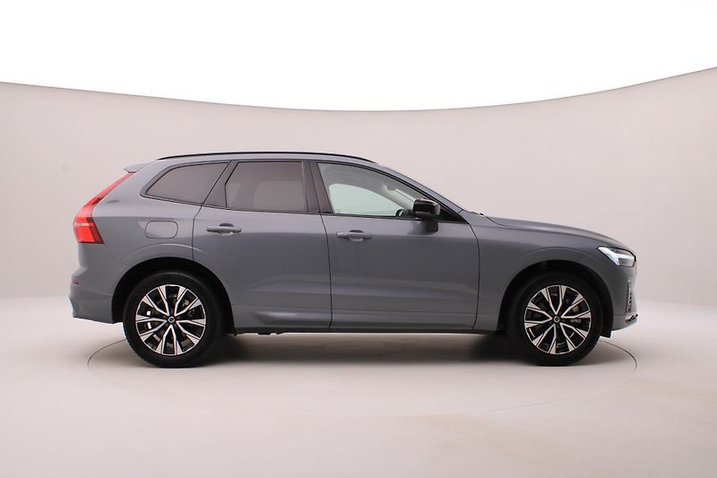 Volvo XC60 B4 AWD DARK PLUS AUT REZERVACE - fotka 13 z 48