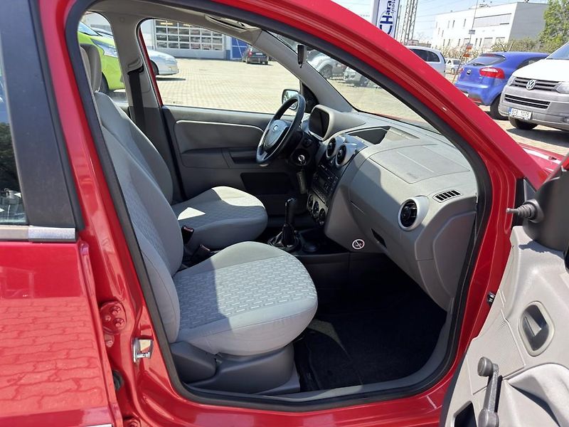 Ford Fusion 1.4 TDCi 50 kW - fotka 11 z 15