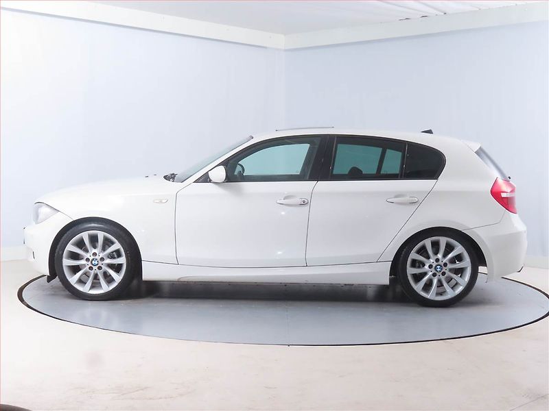 BMW Řada 1 (2009) M Paket 118d, Xenony, Tempomat - fotka 3 z 16
