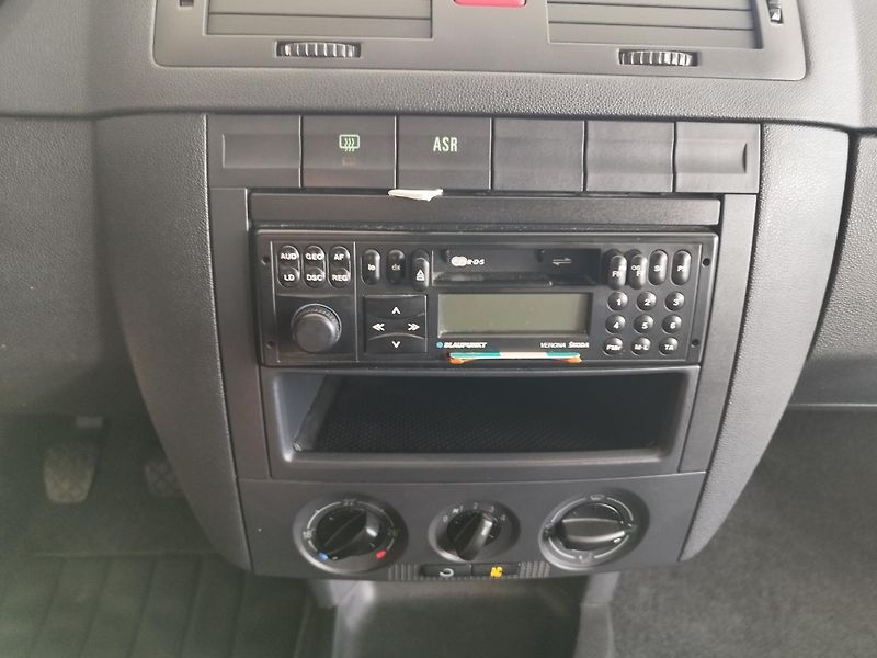 Škoda Fabia (2006) 1,4I,55KW,KLIMA,ALU,NAJ.86tkm - fotka 18 z 44