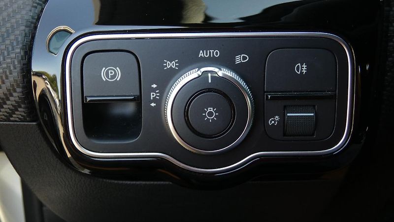 Mercedes-Benz Třídy A 180d - fotka 10 z 22
