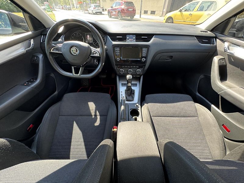 Škoda Octavia 1.4 TSi 110kW DSG sport.sedadl - fotka 14 z 24